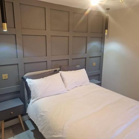 Collier'S Wood En-Suite Apartments Лондон Экстерьер фото